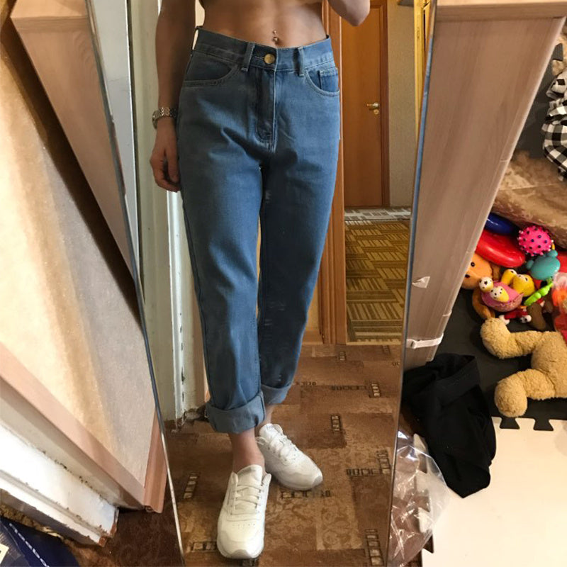 Women's Loose-Fit Jeans.