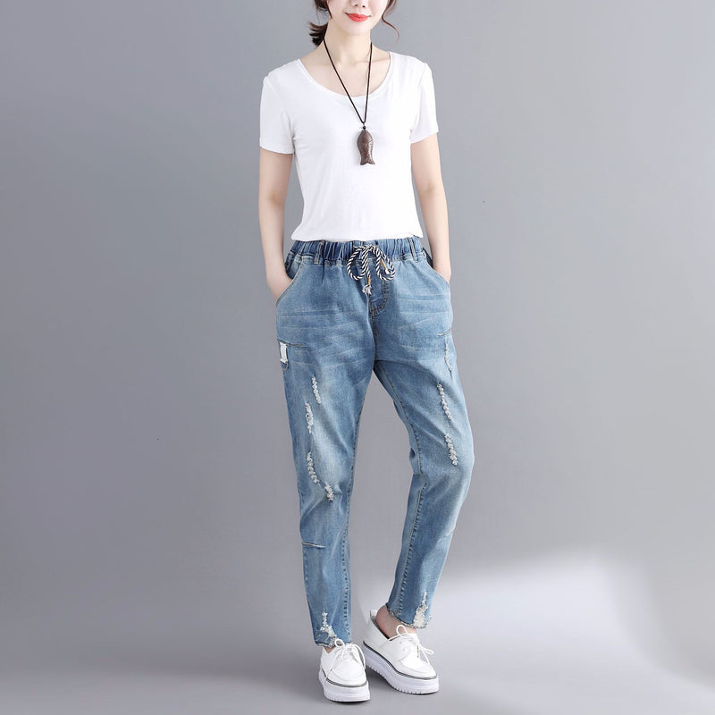 Stretch Elastic Waist Loose Slimming Ripped Jeans.