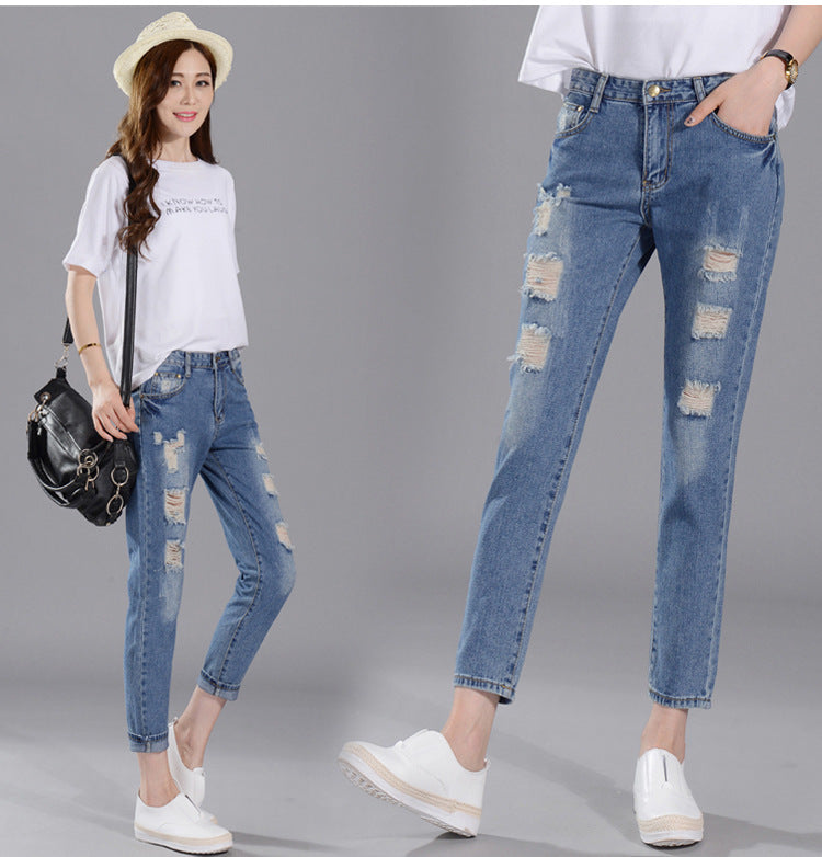 Women's 3/4 Ripped jeans.