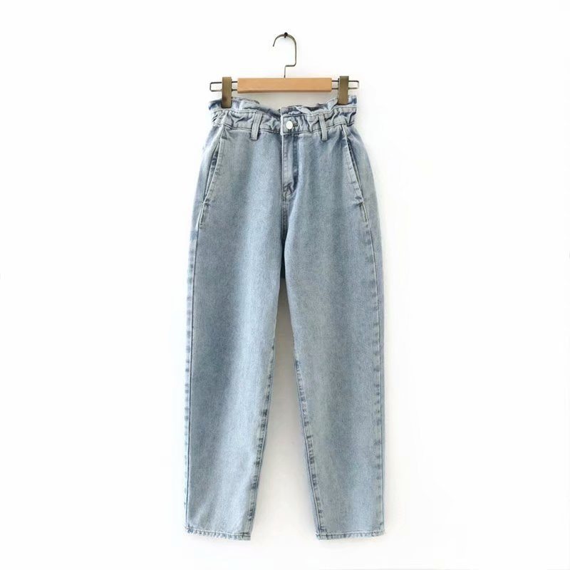 Ladies high waist casual jeans.