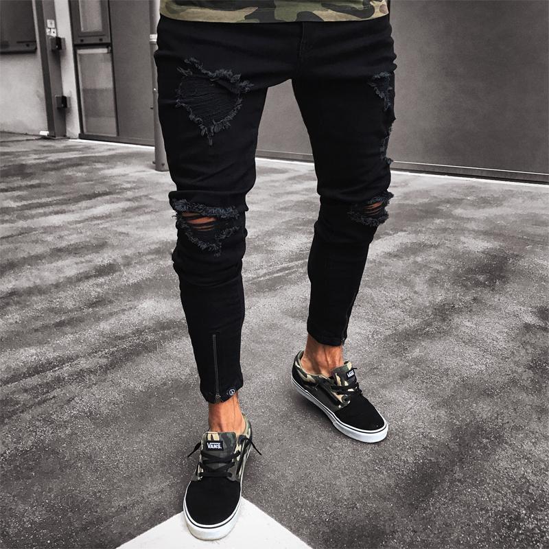 Streetwear Ripped Jeans.